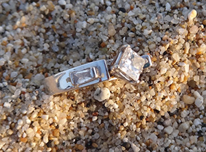 Diamond ring found at Half Moon Bay