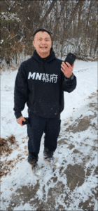 This is what a true hero looks like with his phone.