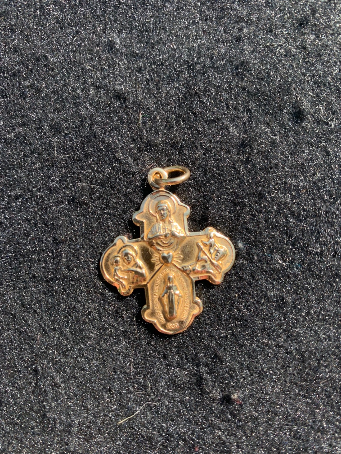 Lost Gold Cross Underwater Found in Mandon Lake, White Lake Twp., Michigan